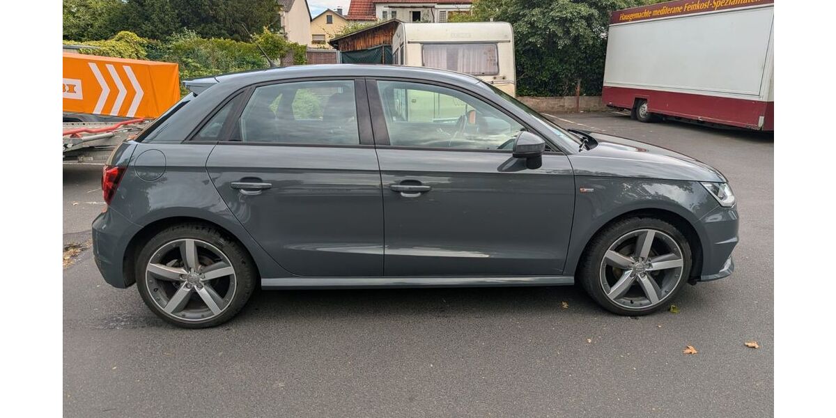 Audi A1 100.760 km 11.000 &euro; Offenbach 63069