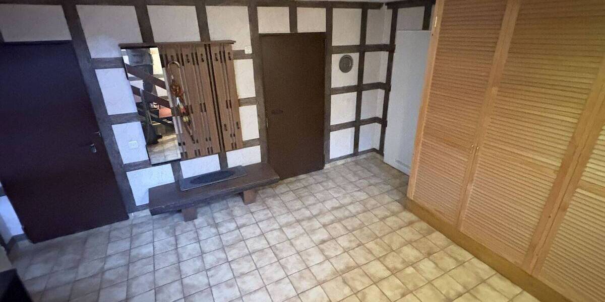 Einfamilienhaus Höxter Bruchhausen - 7 Zimmer, 200 m&sup2;, 220.000&euro; | Angebot:26903572