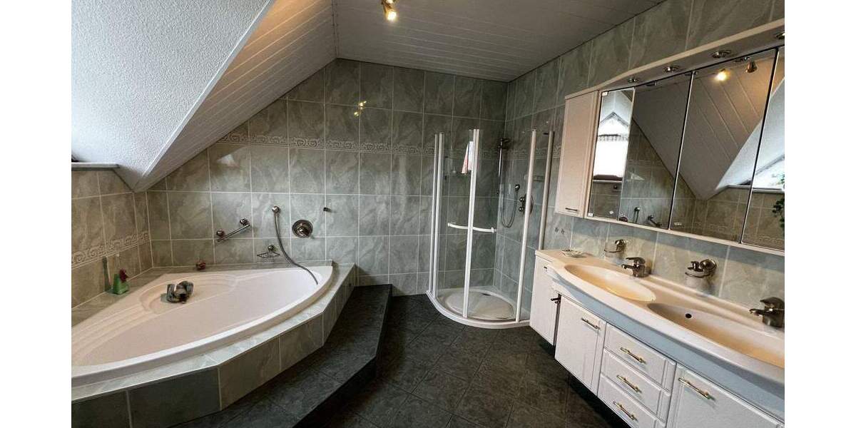 Mehrfamilienhaus, Wohnhaus Königsee - 6 Zimmer, 190 m&sup2;, 365.000&euro; | Angebot:25042183