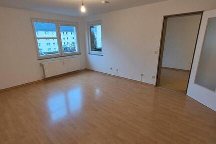 Provisionsfrei: Helle Wohnung (86qm) mit Balkon und TG nah an S1 3 zimmer