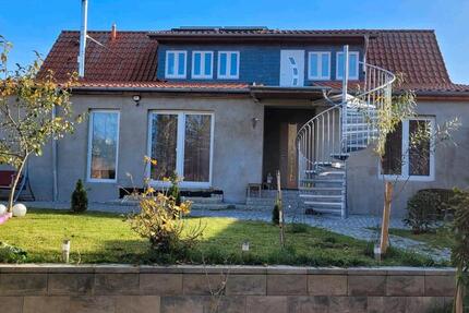 Wohnheinheit im Haus... WG, Familien und Handwerker 4 zimmer