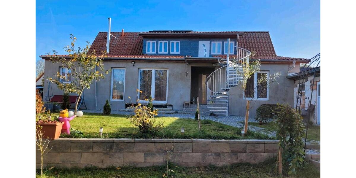 Wohnheinheit im Haus... WG, Familien und Handwerker 4 zimmer