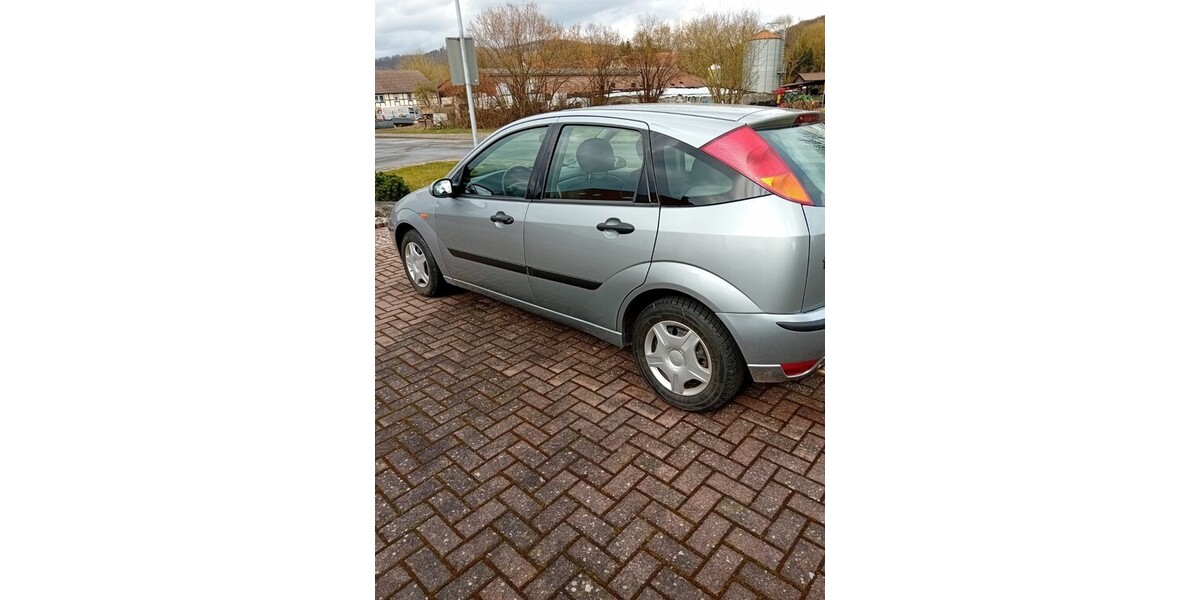 Ford Focus 105.770 km 2.380 &euro; Waldkappel 37284