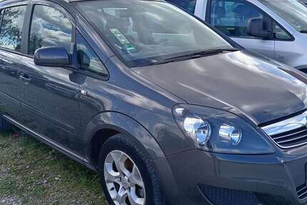 Opel Zafira 174.000 km 2.350 € München 80687