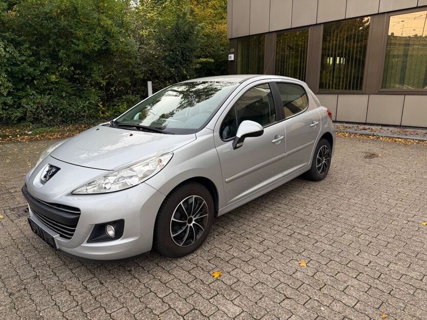 Peugeot 207 170.000 km 2.990 € Duisburg 47058