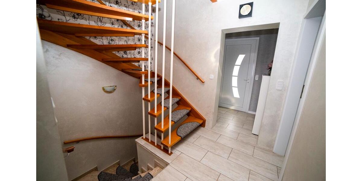 Reihenhaus Bünde - 5 Zimmer, 115 m&sup2;, 1.700&euro; | Angebot:26215501