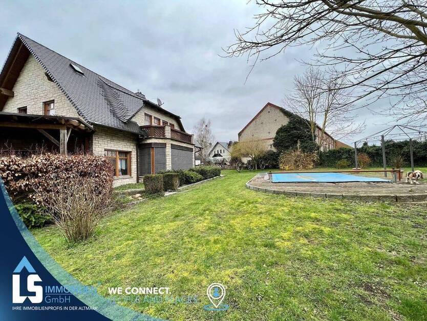 Exklusives Traumhaus mit Naturstein-Fassade, Pool, Garage und separatem Büro - Luxus pur!