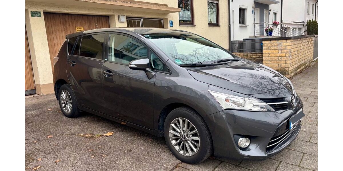 Toyota Verso 107.000 km 16.500 &euro; München 81375