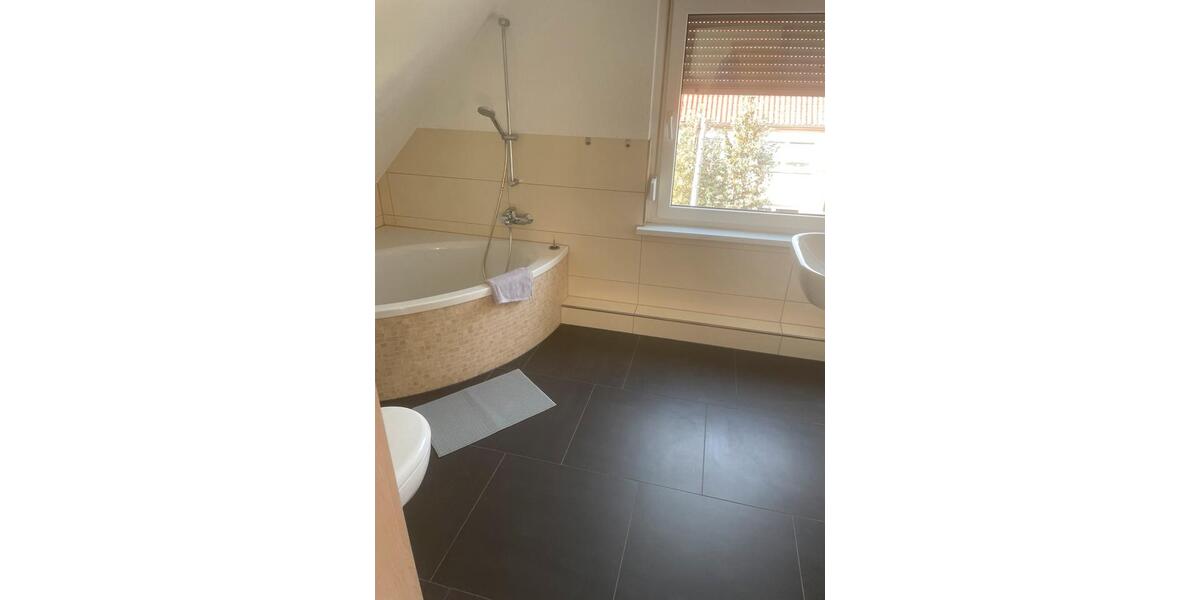 MehrfamilienhausNebengelassGarangenkomplex Süplingen zimmer