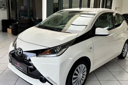 Toyota Aygo (X) 65.750 km 8.299 &euro; Buxtehude 21614