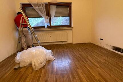 Schöne 2ZKB Wohnung mitten in den Weinbergen und Stellplatz zimmer