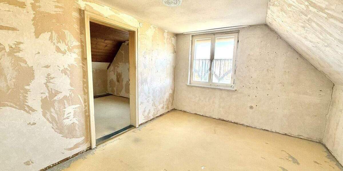 Einfamilienhaus Eslarn - 7 Zimmer, 151 m&sup2;, 180.000&euro; | Angebot:23824889