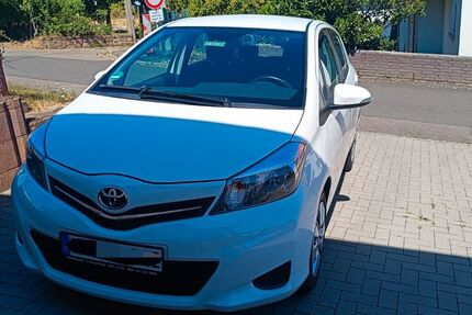 Toyota Yaris 82.263 km 7.850 &euro; Weyher 76835