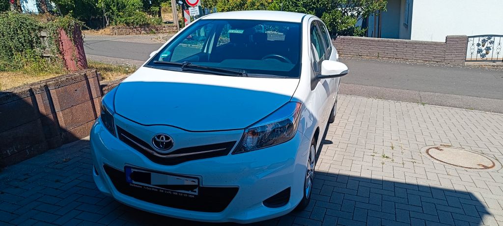 Toyota Yaris 82.263 km 7.850 &euro; Weyher 76835