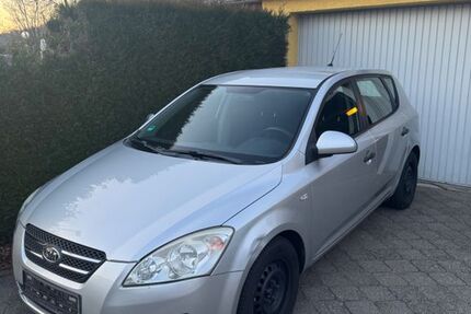 Kia ceed / Ceed 171.000 km 3.100 &euro; Pohlheim 35415