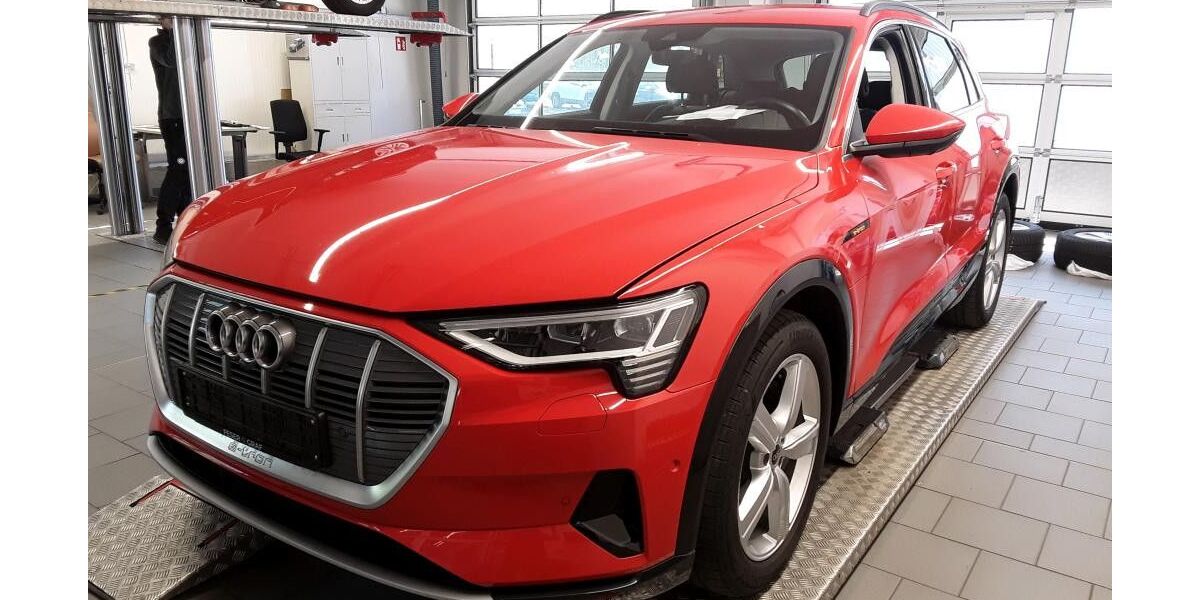 Audi e-tron 41.300 km 32.780 &euro; Bad Langensalza 99947