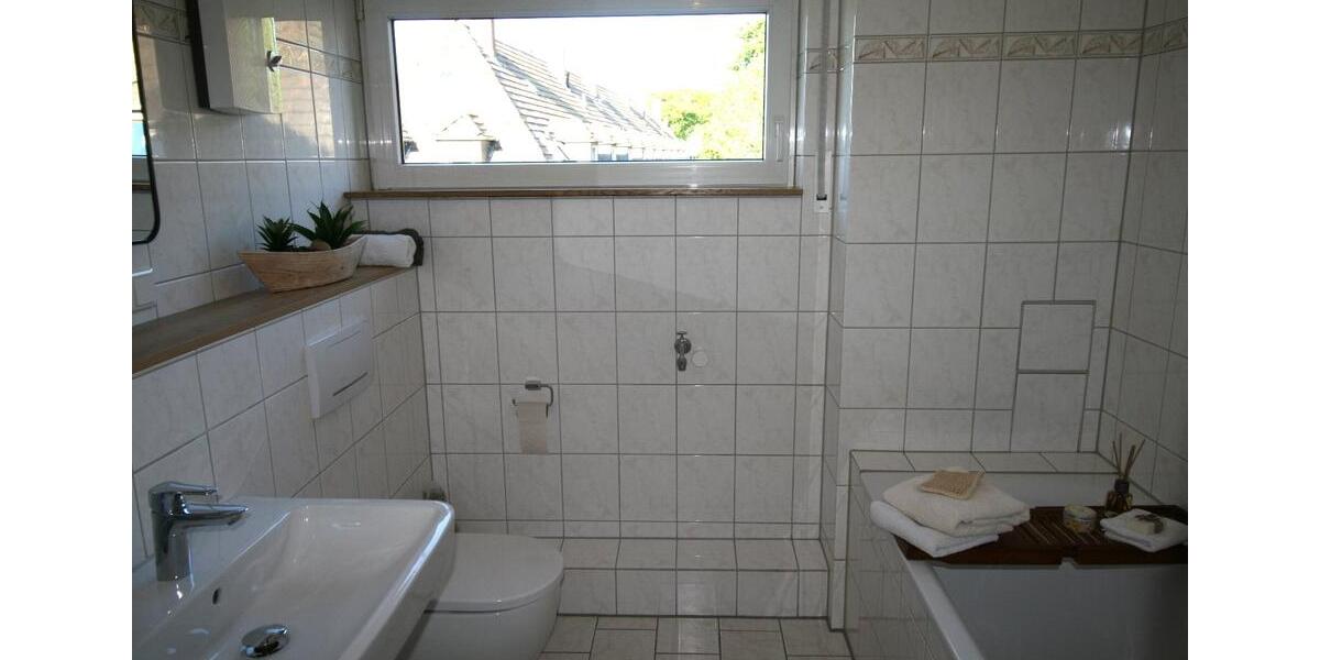 Etagenwohnung Leverkusen - 2 Zimmer, 71 m&sup2;, 1.000&euro; | Angebot:26399102