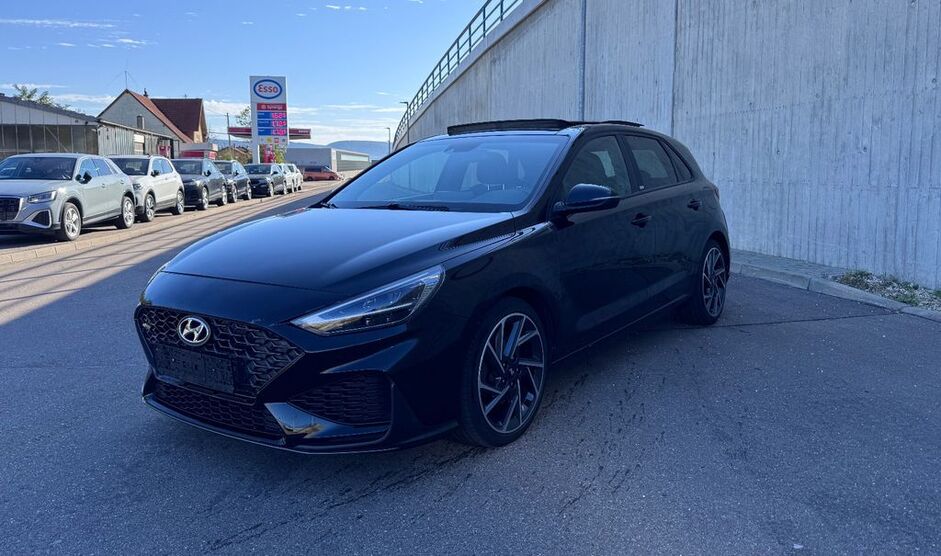 Hyundai i30 243.000 km 13.000 € Essingen 73457