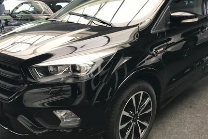 Ford Kuga 94.500 km 12.990 &euro; Minden 32425