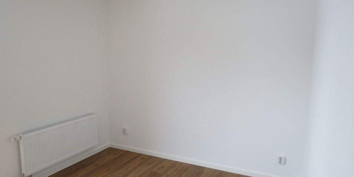 Etagenwohnung Falkensee - 2 Zimmer, 82 m&sup2;, 1.150&euro; | Angebot:24906141