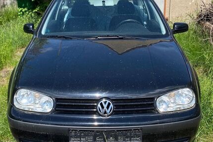 VW Golf 124.000 km 700 &euro; Görlitz 02827
