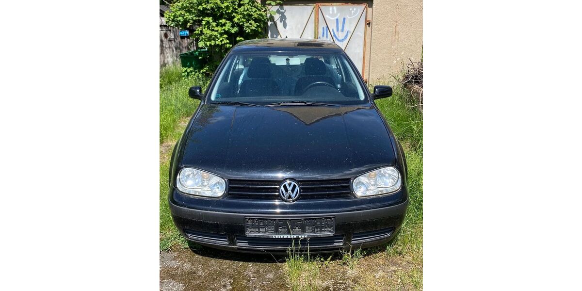 VW Golf 124.000 km 700 &euro; Görlitz 02827