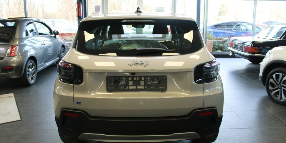 Jeep Avenger Altitude 29.878 km 22.980 € Euskirchen 53881