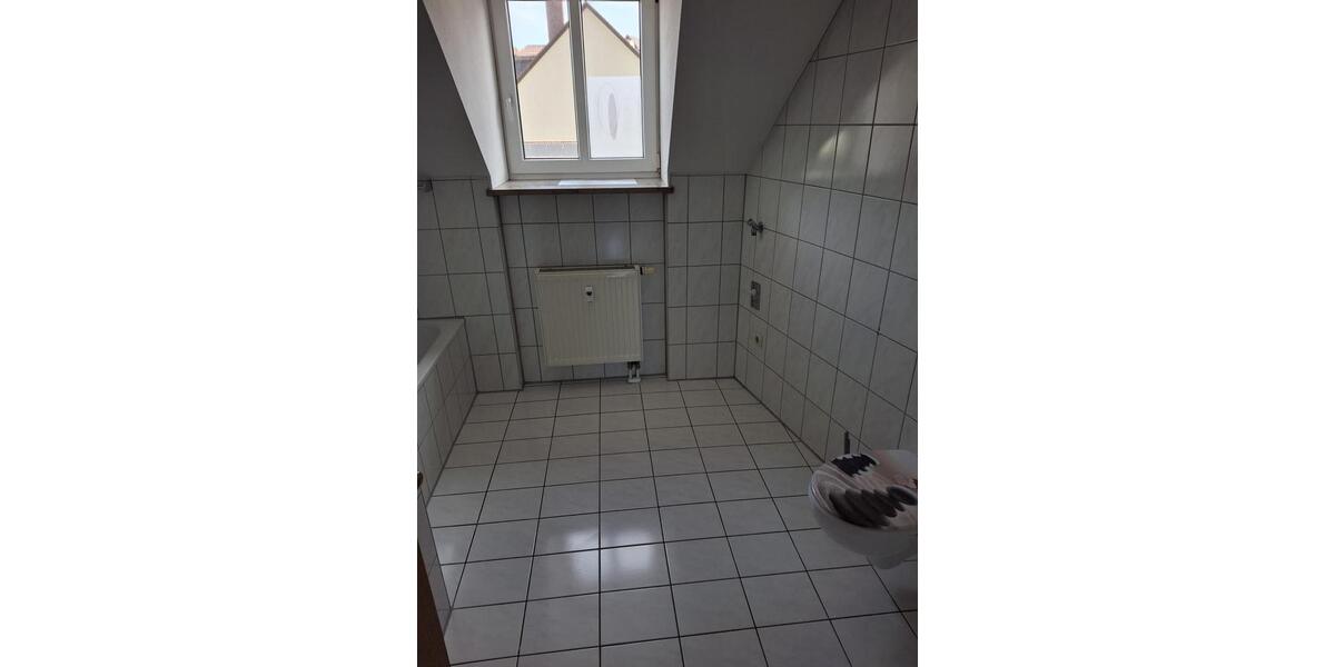 Dachgeschoßwohnung Hollfeld - 3 Zimmer, 85 m&sup2;, 900&euro; | Angebot:26409760