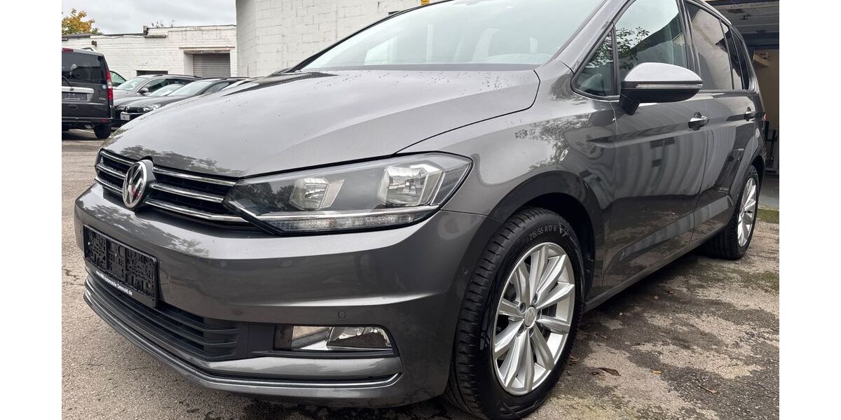 VW Touran 115.300 km 16.890 &euro; Detmold 32758