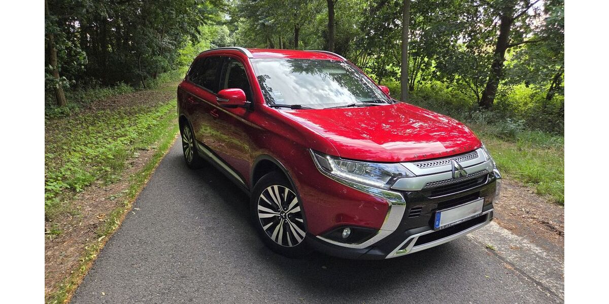 Mitsubishi Outlander 76.340 km 18.400 &euro; Frankfurt 15236