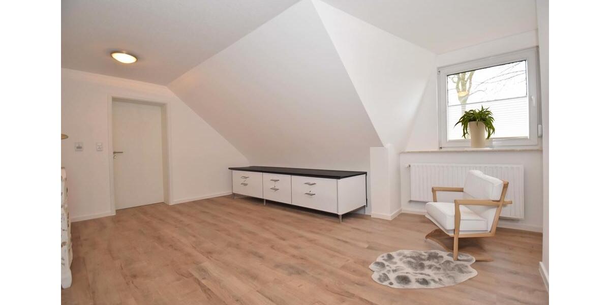 Dachgeschoßwohnung Friesoythe - 3 Zimmer, 130 m&sup2;, 780&euro; | Angebot:26006645