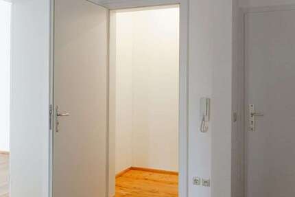 Wohnung Augsburg Innenstadt - 3 Zimmer, 77 m&sup2;, 950&euro; | Angebot:27080607