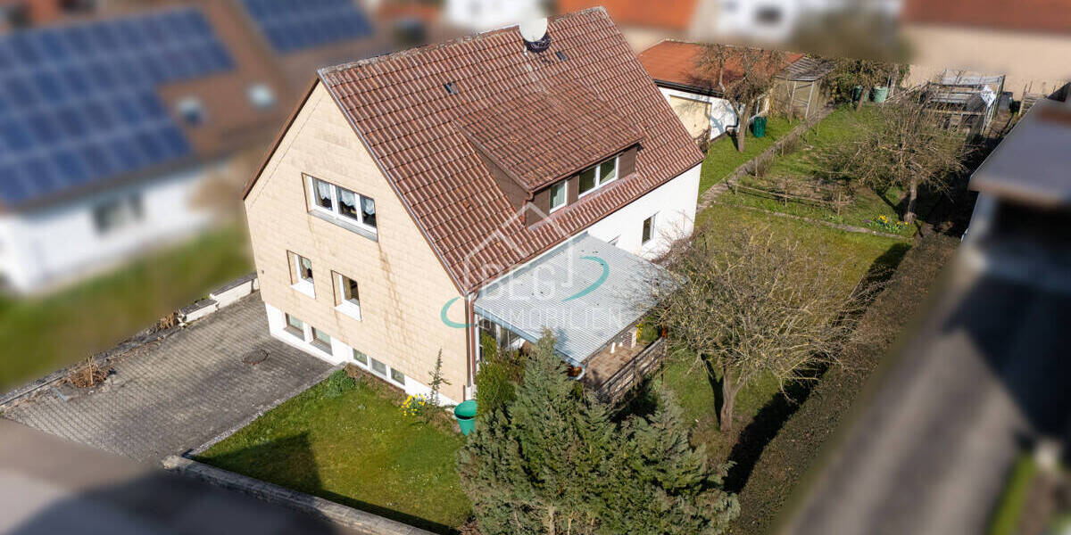 Mehrfamilienhaus, Wohnhaus Crailsheim Roßfeld - 8 Zimmer, 131 m&sup2;, 349.000&euro; | Angebot:26242334