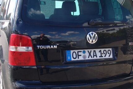 VW Touran 196.000 km 1.100 &euro; Offenbach 63069