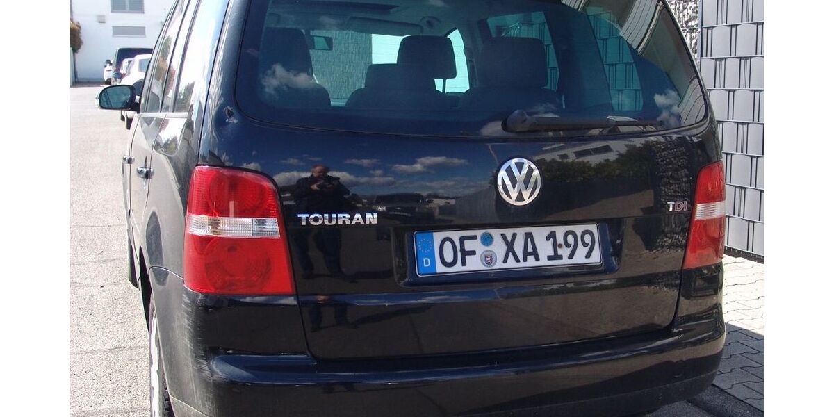 VW Touran 196.000 km 1.100 &euro; Offenbach 63069