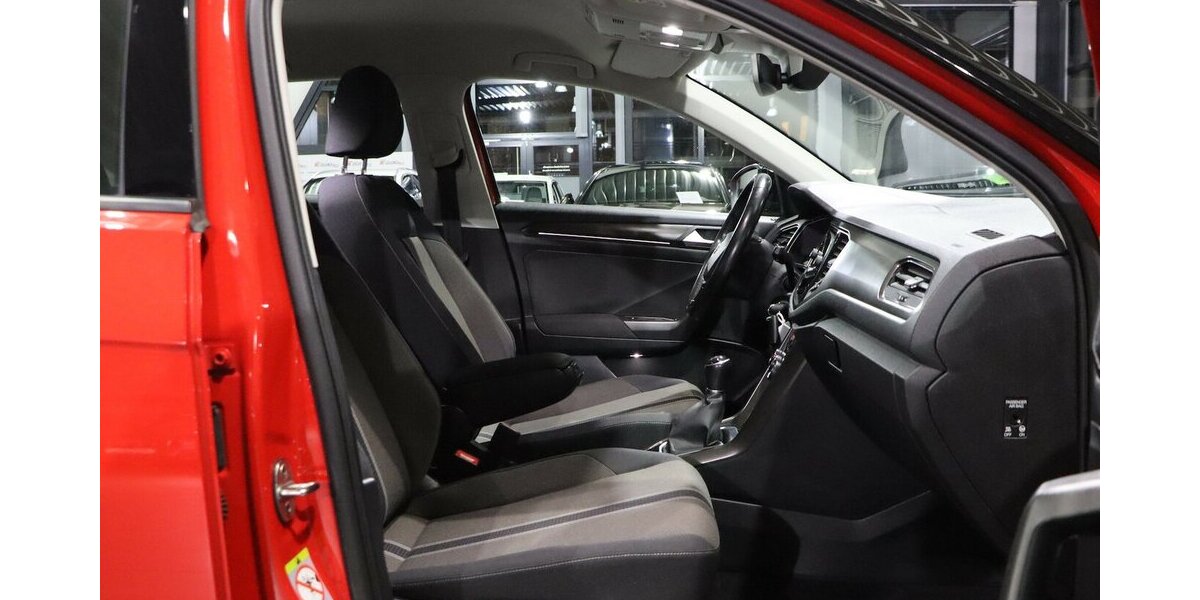 VW T-Roc 1.6 TDI STYLE / RED & BLACK / NAVI+KAMERA 100.000 km 15.577 &euro; Hamm 59077