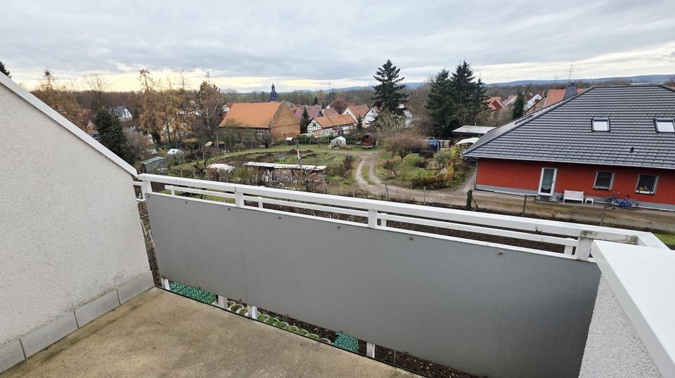 Helle ausbaufähige 2-Zi-Wohnung m. Balkon & Stellplatz bei Erfurt 2 zimmer