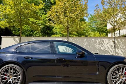Porsche Panamera 154.500 km 61.300 &euro; Obertshausen 63179