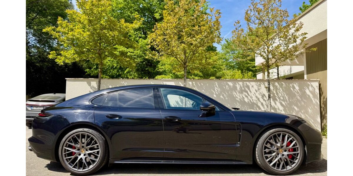 Porsche Panamera 154.500 km 61.300 &euro; Obertshausen 63179