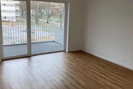 3 Raum-Wohnung mit Balkon u. Hauswirtschaftsraum 3 zimmer