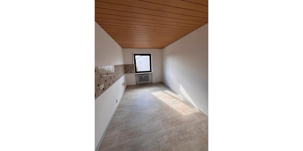 Etagenwohnung Sünching - 3 Zimmer, 80 m&sup2;, 900&euro; | Angebot:26568432