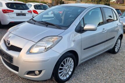 Toyota Yaris 97.086 km 5.450 &euro; Sinsheim- Reihen 74889