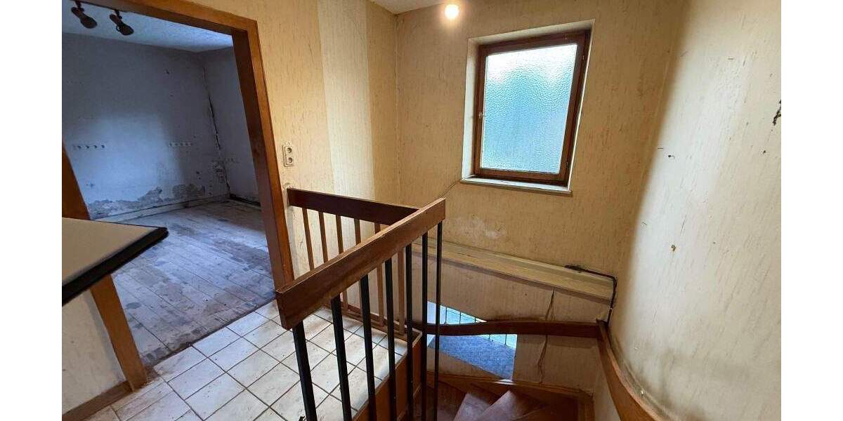 Einfamilienhaus Quierschied Göttelborn - 7 Zimmer, 123 m&sup2;, 99.000&euro; | Angebot:24838473