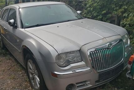 Chrysler 300C 188.000 km 4.009 &euro; Büdingen 63654