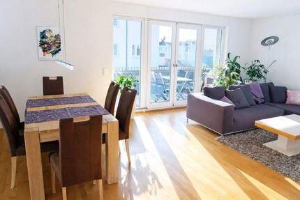 Sonnige 4-Zimmer-Wohnung mit 2 Süd-West-Balkonen in Top-Lage von Echterdingen - provisionsfrei 4 zimmer