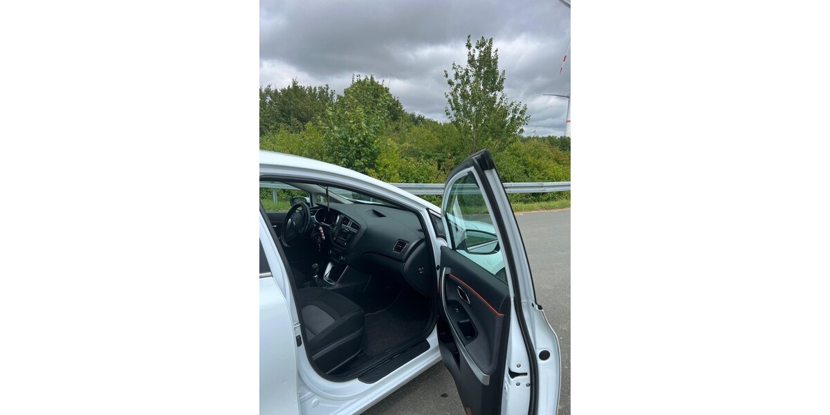 Kia ceed 201.000 km 5.099 &euro; Paderborn 33104