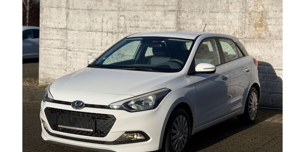 Hyundai i20 70.120 km 7.490 &euro; Salzgitter 38226
