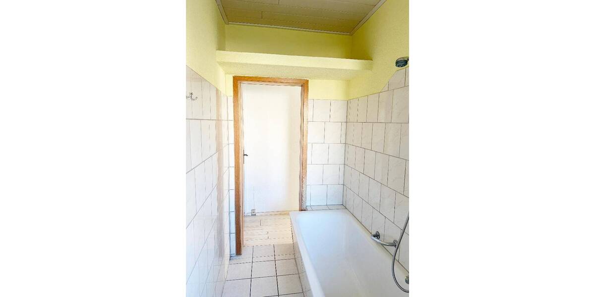 Etagenwohnung Zeithain - 3 Zimmer, 57 m&sup2;, 30.000&euro; | Angebot:25692162