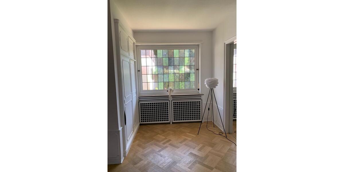 Villa Gummersbach - 6 Zimmer, 250 m&sup2;, 2.350&euro; | Angebot:25216498