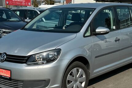 VW Touran 132.000 km 5.900 € Frankfurt 60388